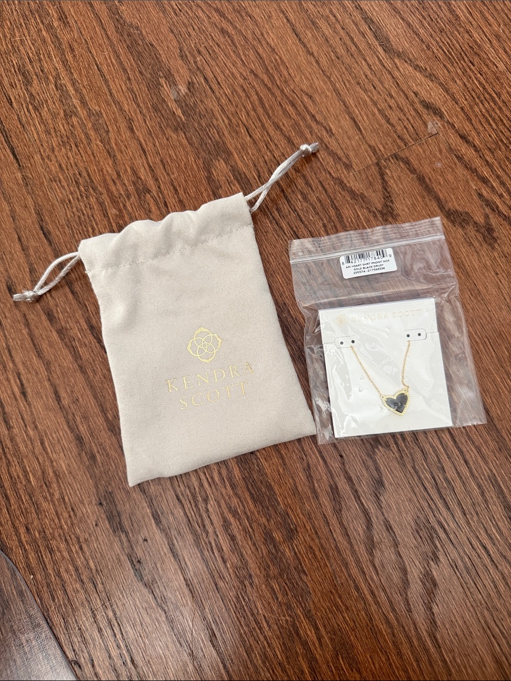 NWT  Kendra Scott Ari Heart Gold Pendant Necklace in Black Drusy